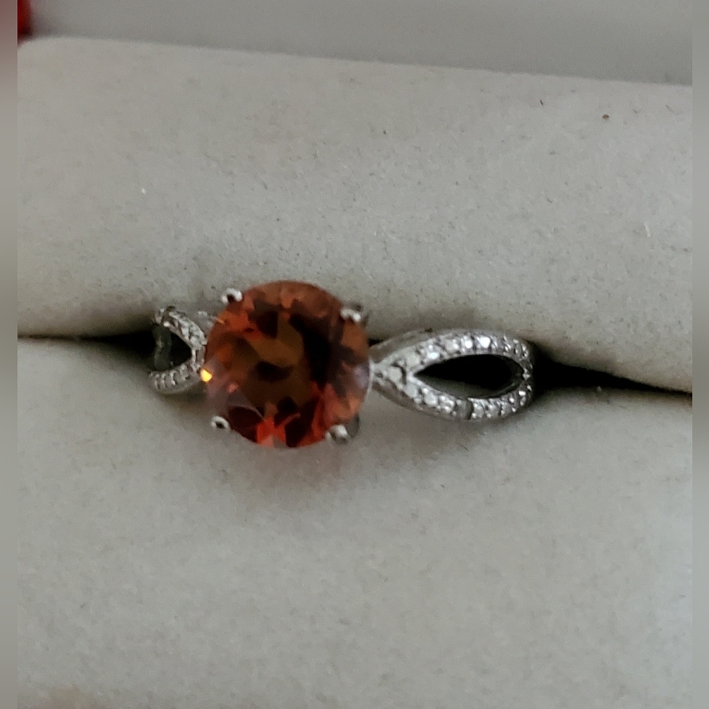 Elegant Sterling Silver Ring With 2.01 Ct Azotic Topaz Gem